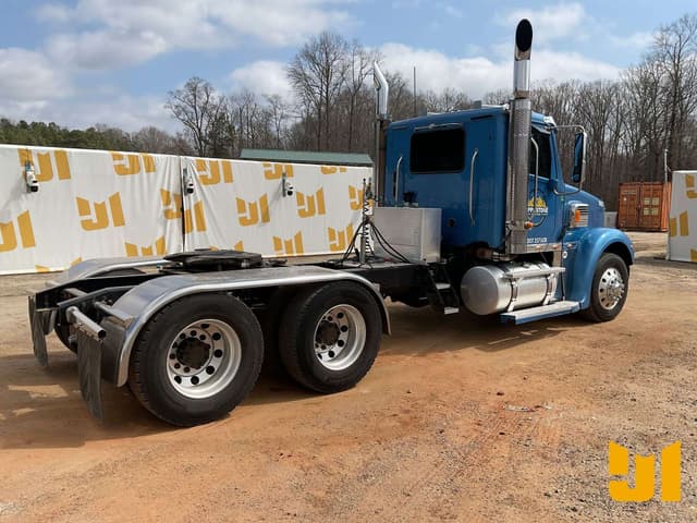 Image of Freightliner Coronado equipment image 4