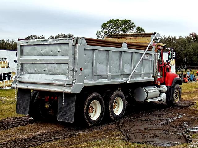 Image of Mack Granite CV713 equipment image 4