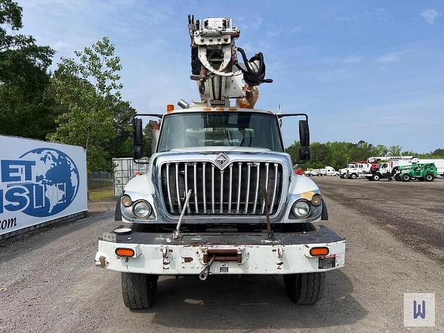 Image of International 7400 equipment image 2