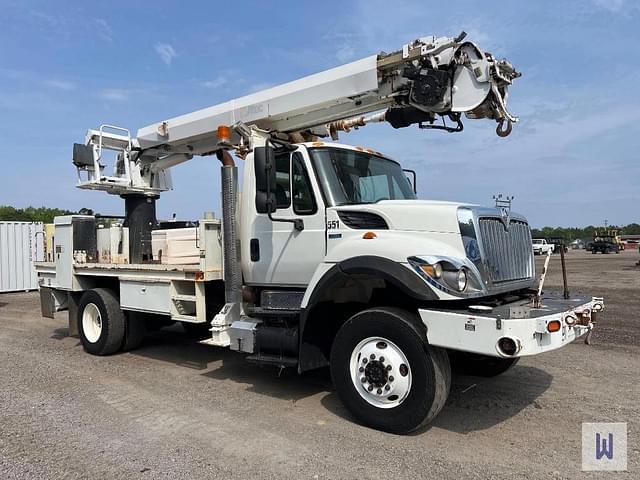 Image of International 7400 equipment image 3
