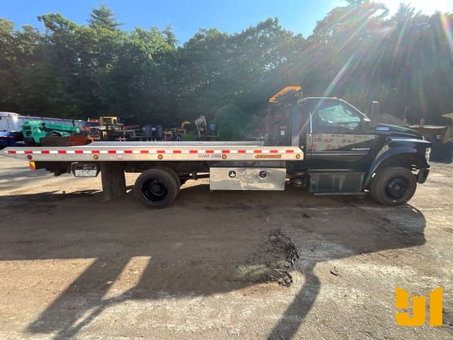 Image of Ford F-650 equipment image 3