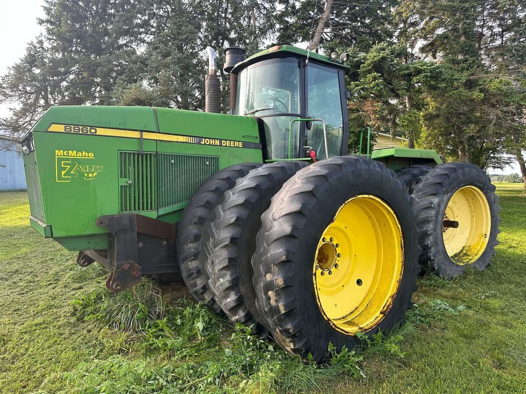 Image of John Deere 8960 Primary image