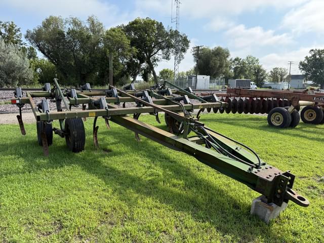 Image of John Deere 610 equipment image 1