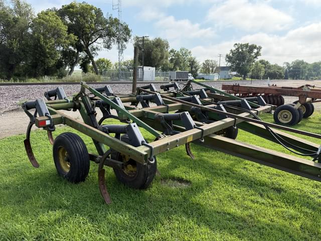 Image of John Deere 610 equipment image 2