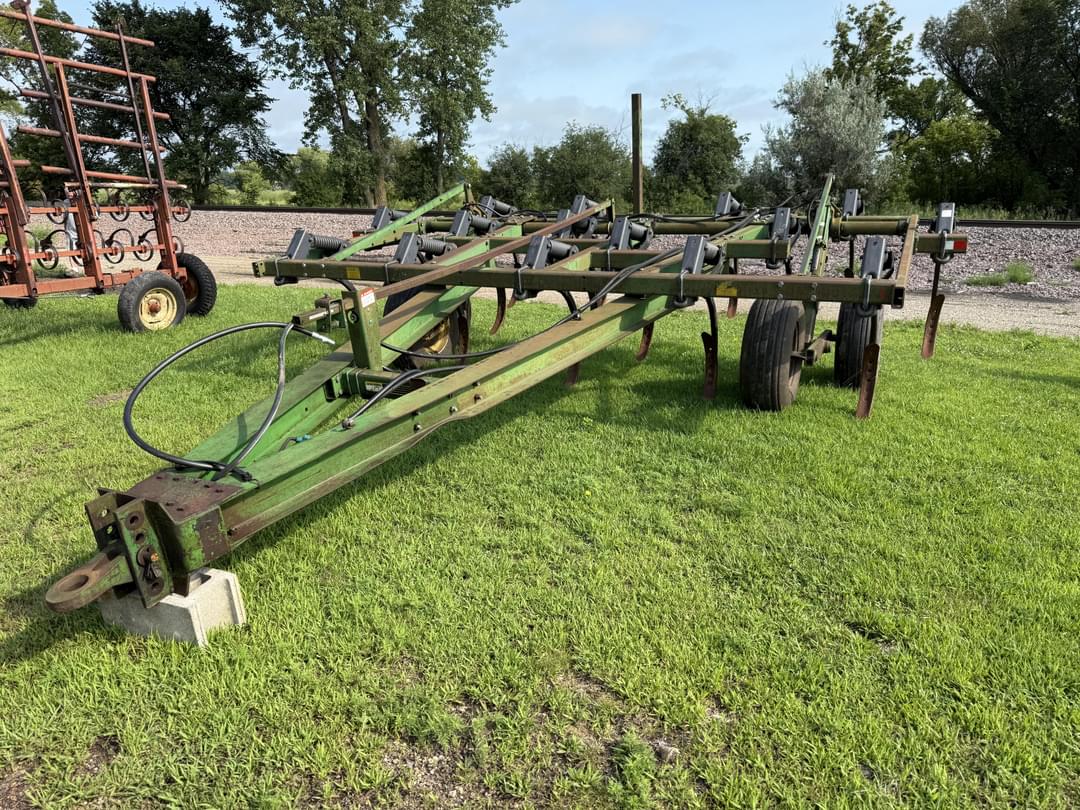 Image of John Deere 610 Primary image
