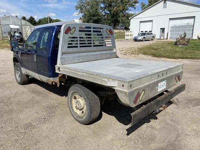 Image of Ford F-250 equipment image 2