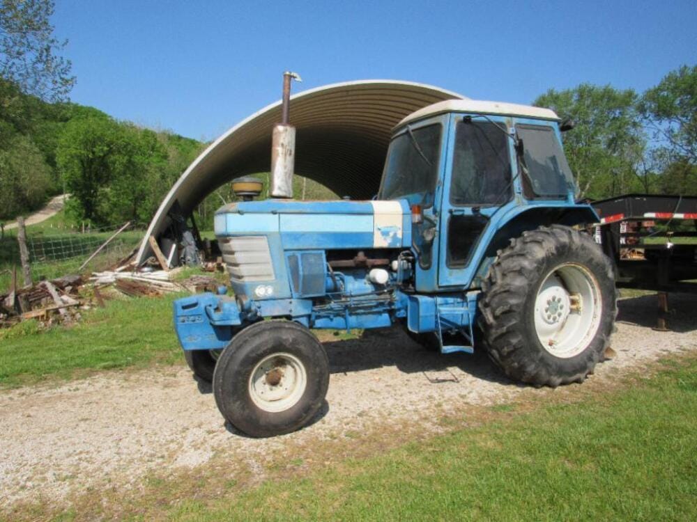 Main image Ford 8210