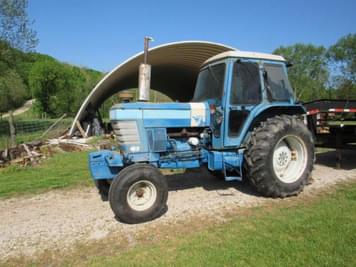 Main image Ford 8210