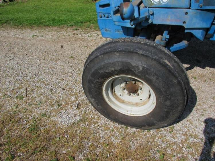 Main image Ford 8210 6