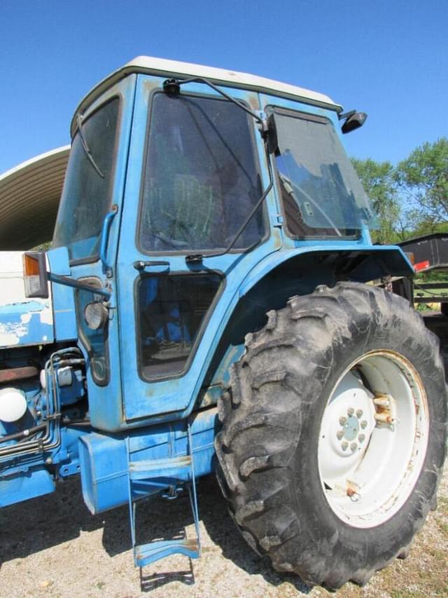 Thumbnail image Ford 8210 8