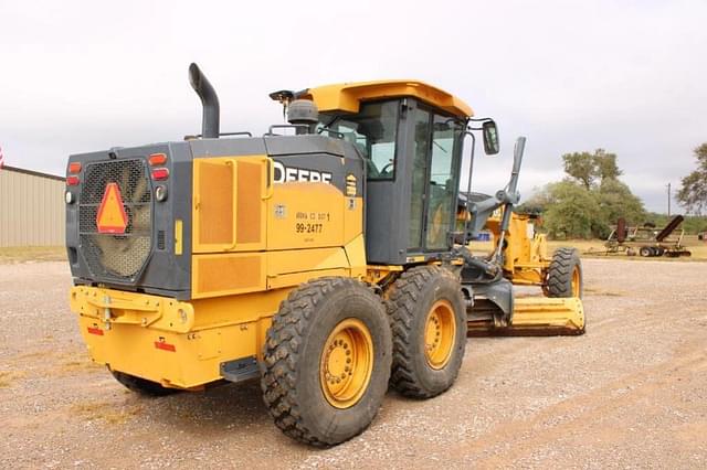 Image of John Deere 670G equipment image 2