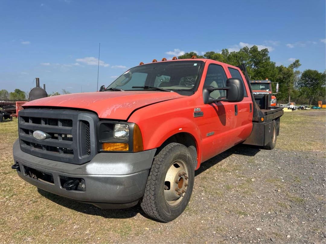 Image of Ford F-350 Primary image