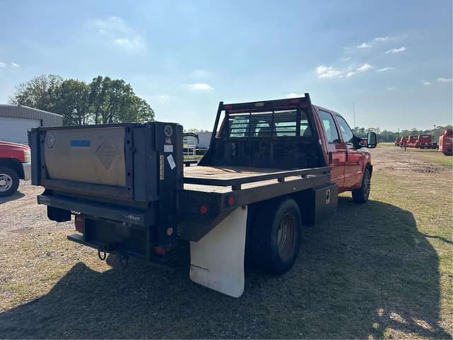 Image of Ford F-350 equipment image 4