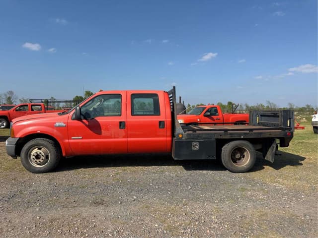 Image of Ford F-350 equipment image 1