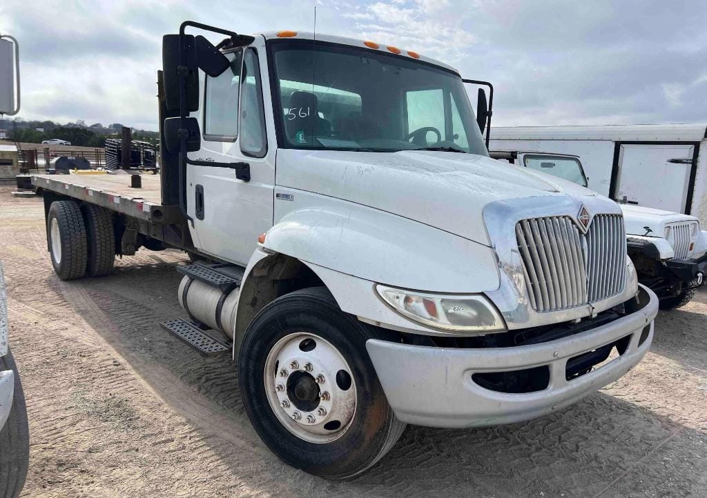 2011 International 4300 Equipment Image0