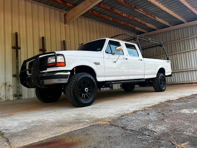 Image of Ford F-350 equipment image 2