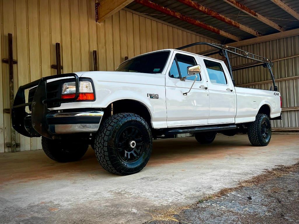 Image of Ford F-350 Primary image