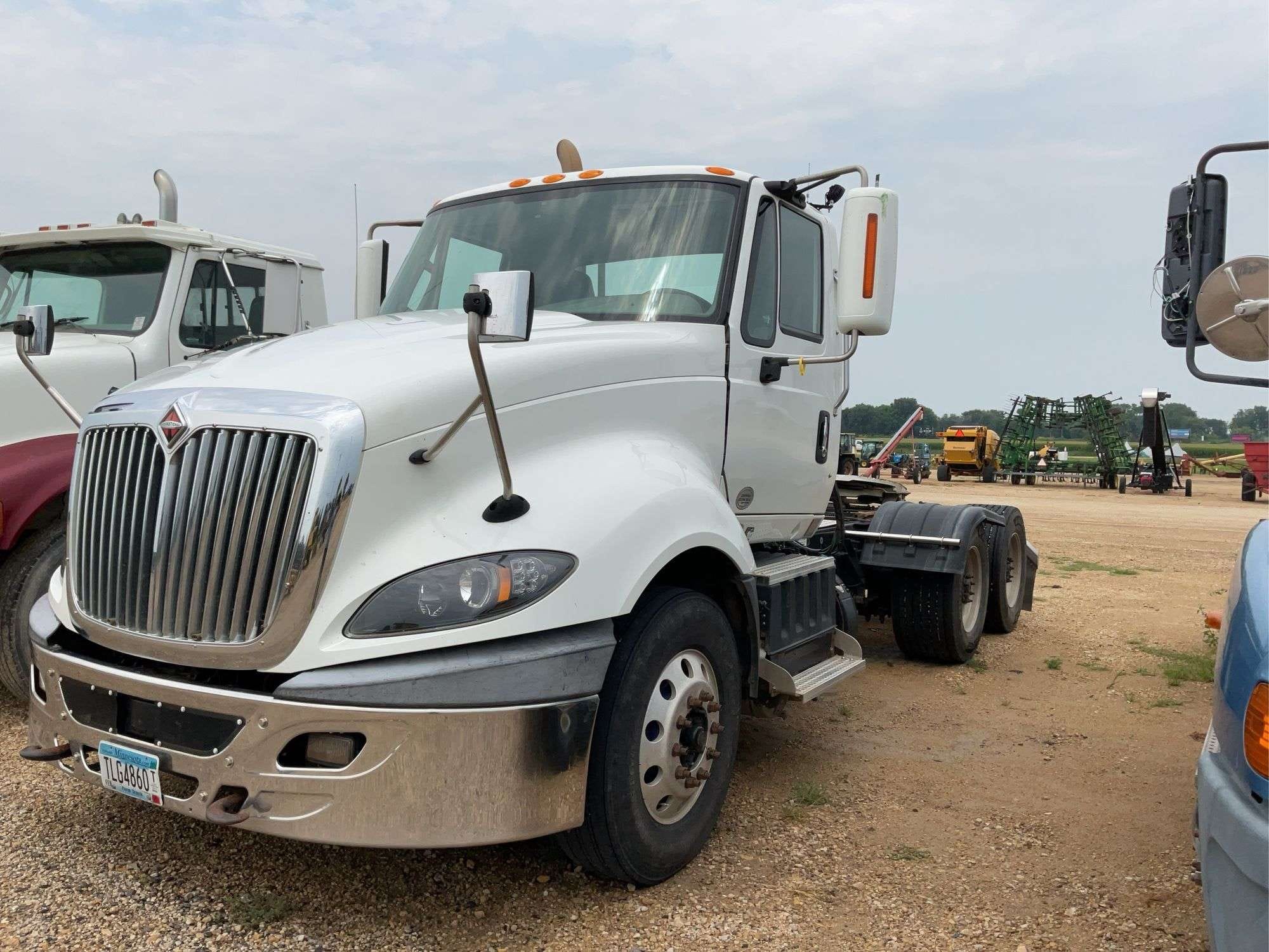 2015 International ProStar Plus 122 Equipment Image0