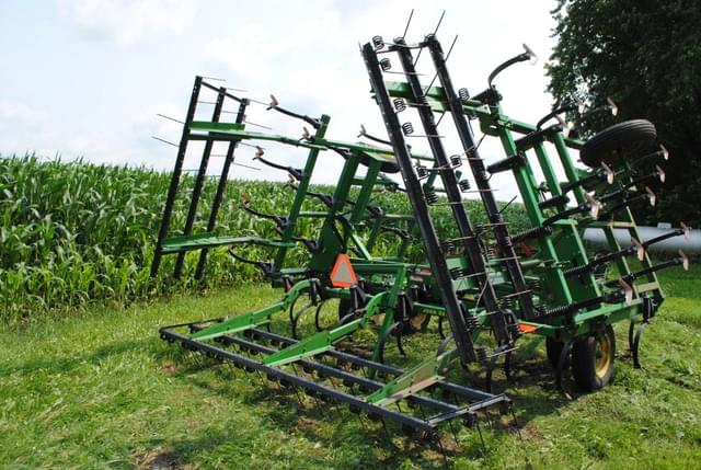 Image of John Deere 960 equipment image 4