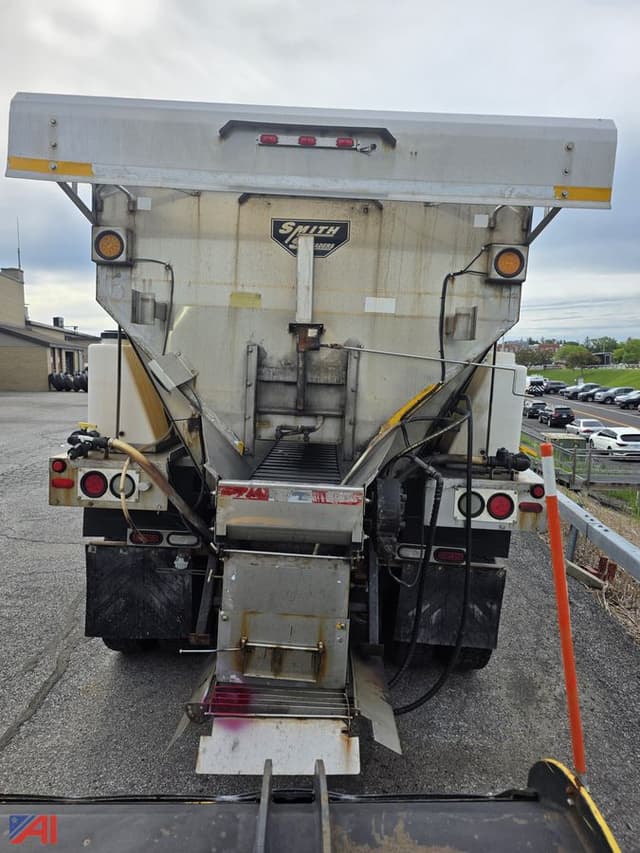 Image of International WorkStar 7600 equipment image 3