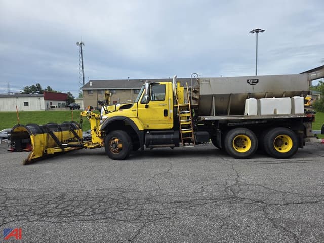 Image of International WorkStar 7600 equipment image 1