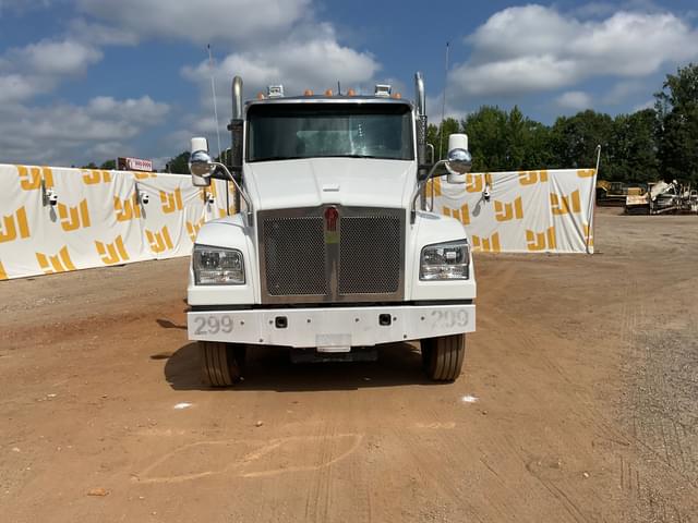 Image of Kenworth T880 equipment image 1