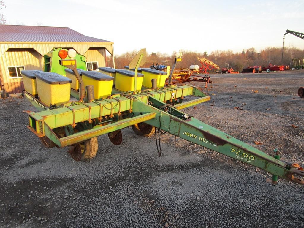 Main image John Deere 7200