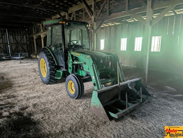 Image of John Deere 5520 equipment image 3