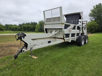 Main image Kuhn Knight 2054