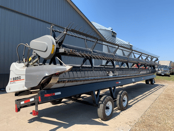 Main image Gleaner 9250