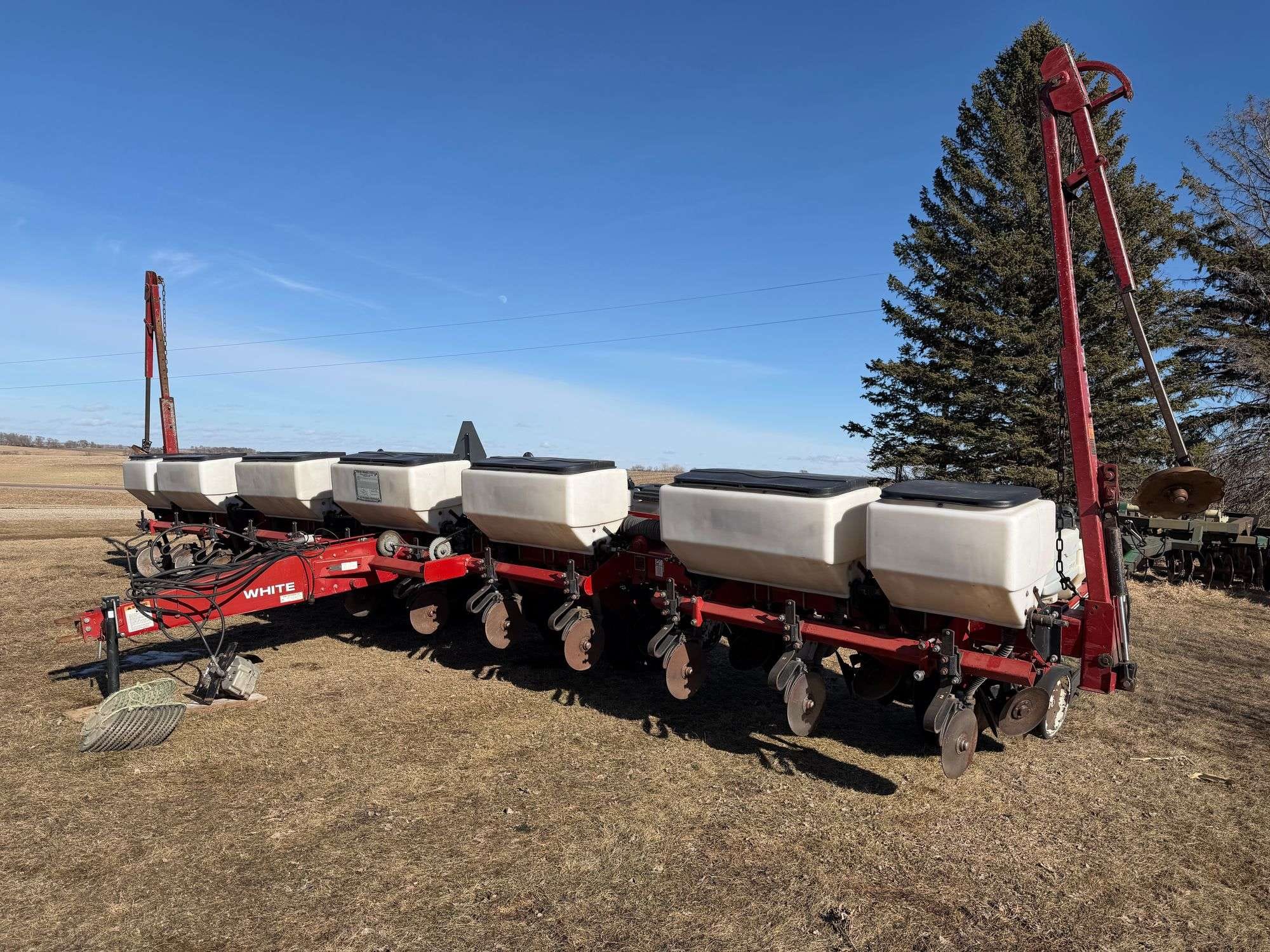 White 6100 Equipment Image0