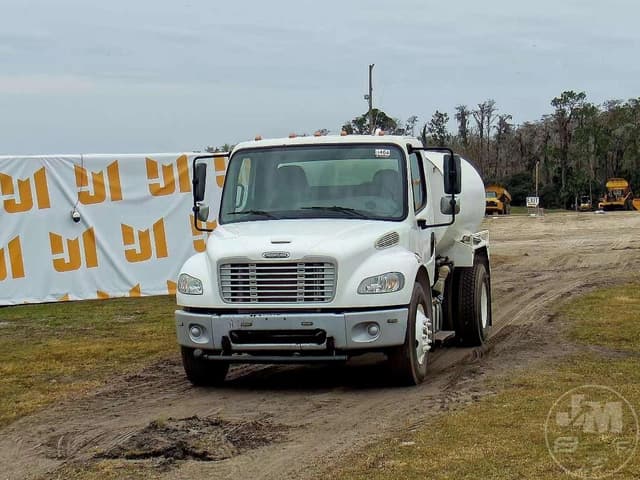 Image of Freightliner M2 equipment image 1