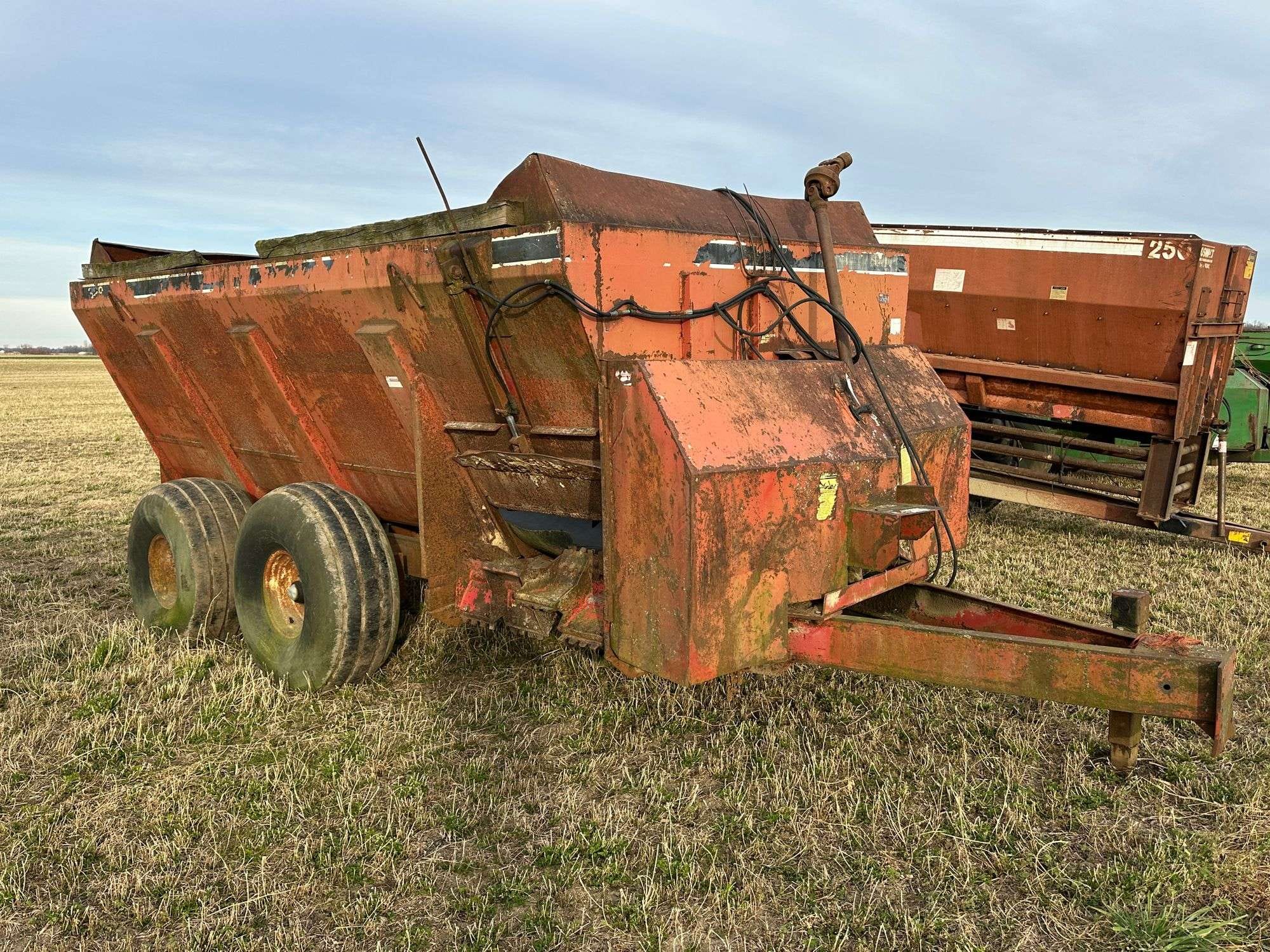 Gehl MS329 Equipment Image0