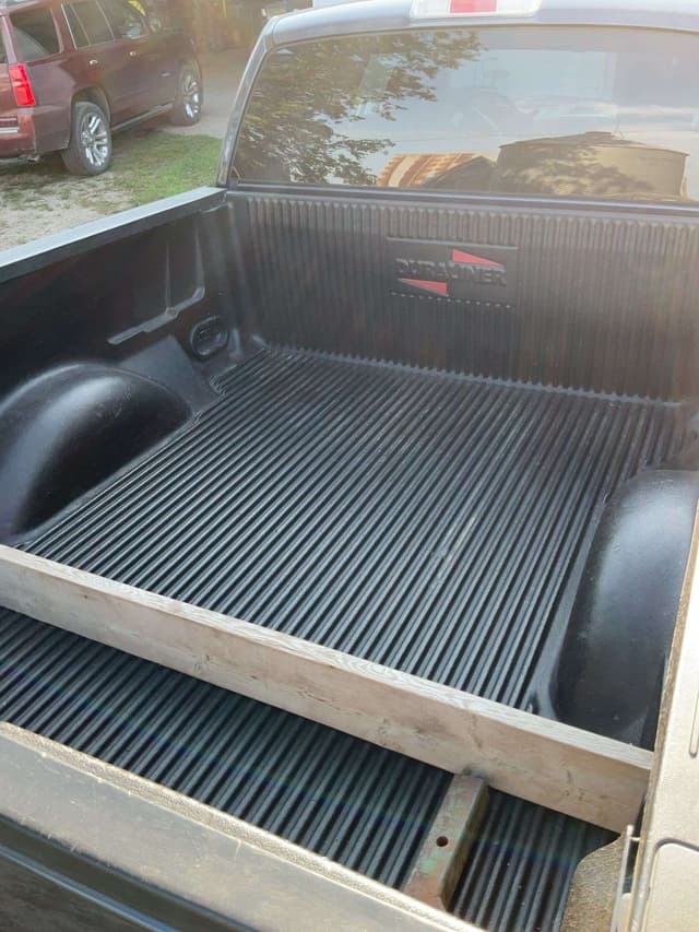 Image of Ford F-150 equipment image 2