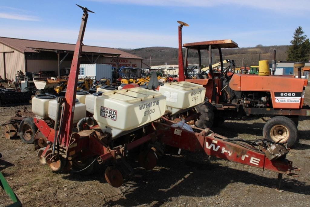 White 5100 Equipment Image0