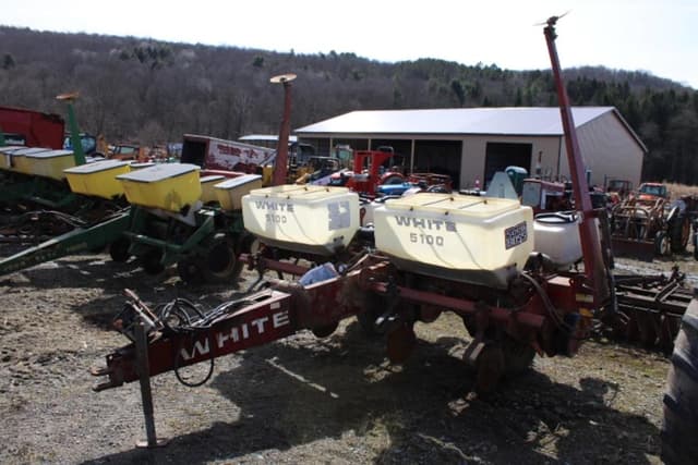 Image of White 5100 equipment image 1