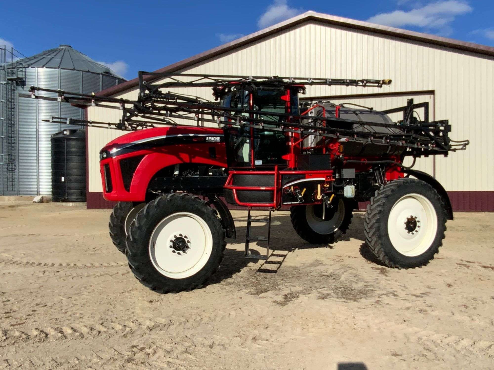 2014 Apache AS1025 Equipment Image0