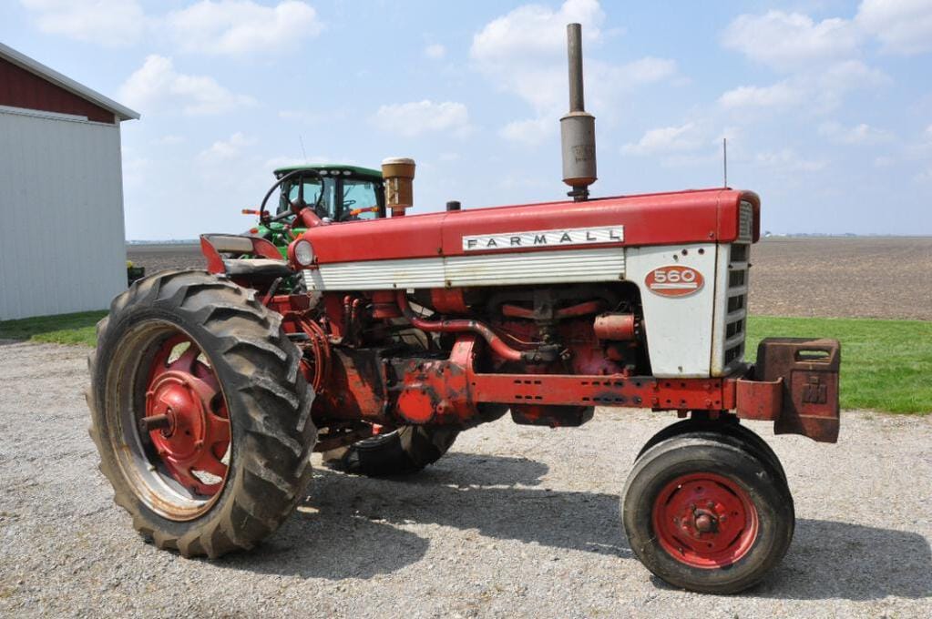 Main image International Harvester 560
