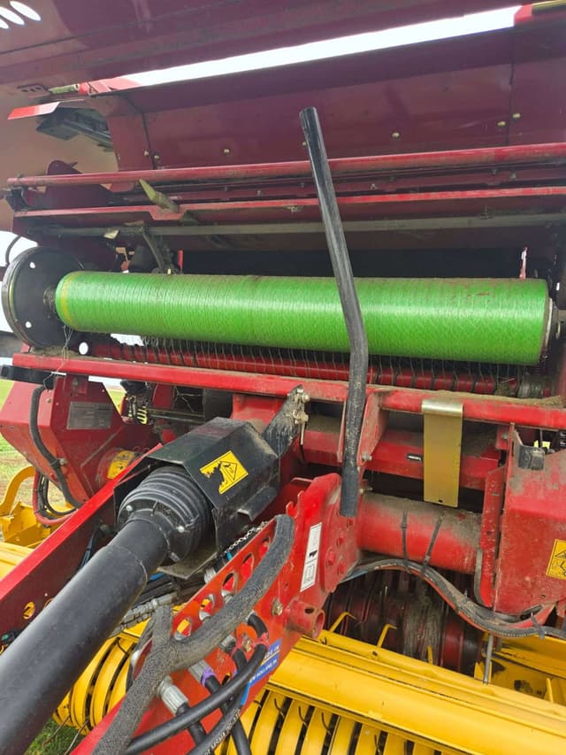 Image of New Holland RB450 equipment image 3