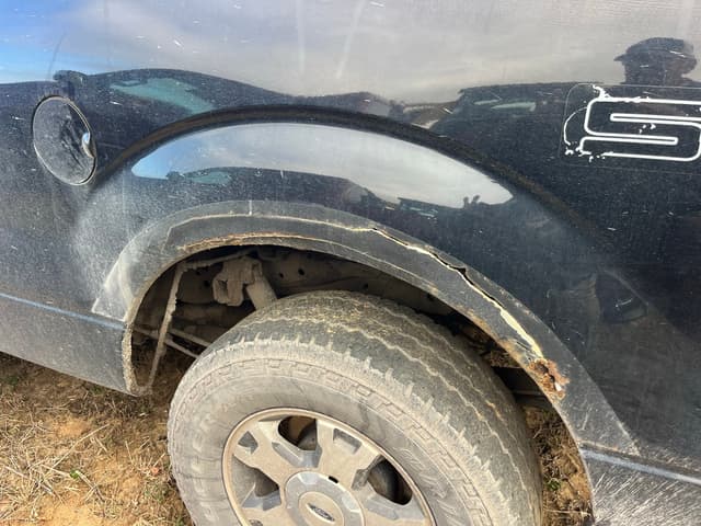 Image of Ford F-150 equipment image 4