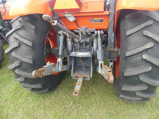 Image of Kubota M7040DT equipment image 3