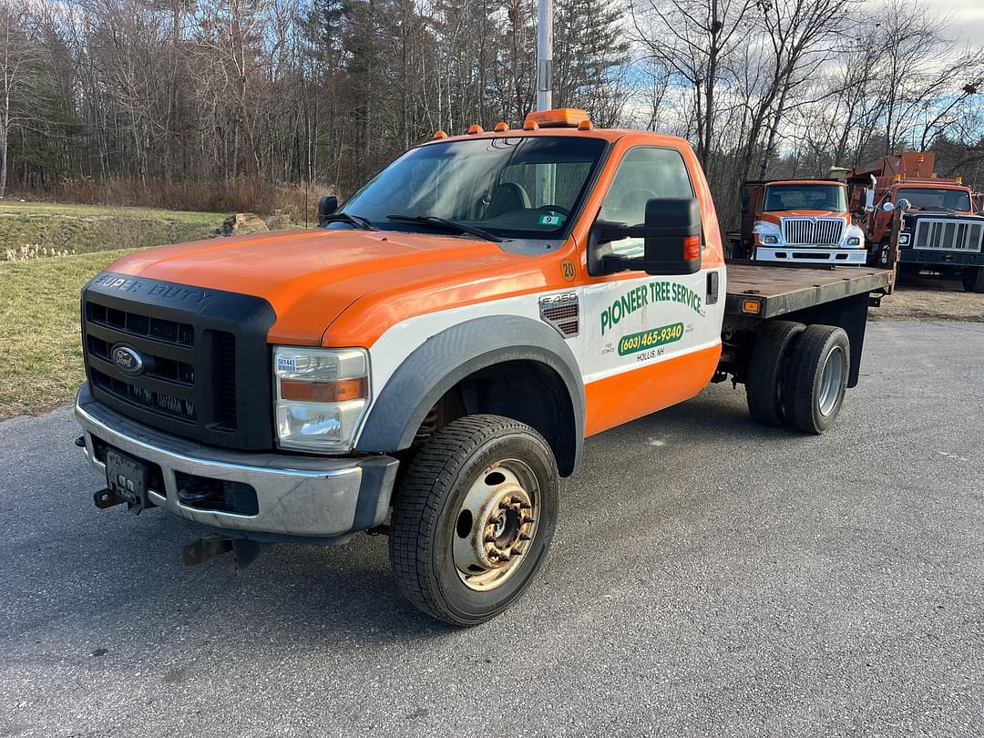 Image of Ford F-450 Primary image