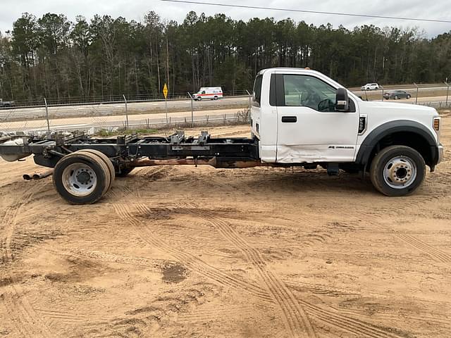 Image of Ford F-550 equipment image 3