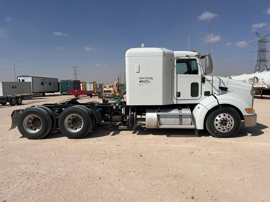 Image of Peterbilt 384 Primary image