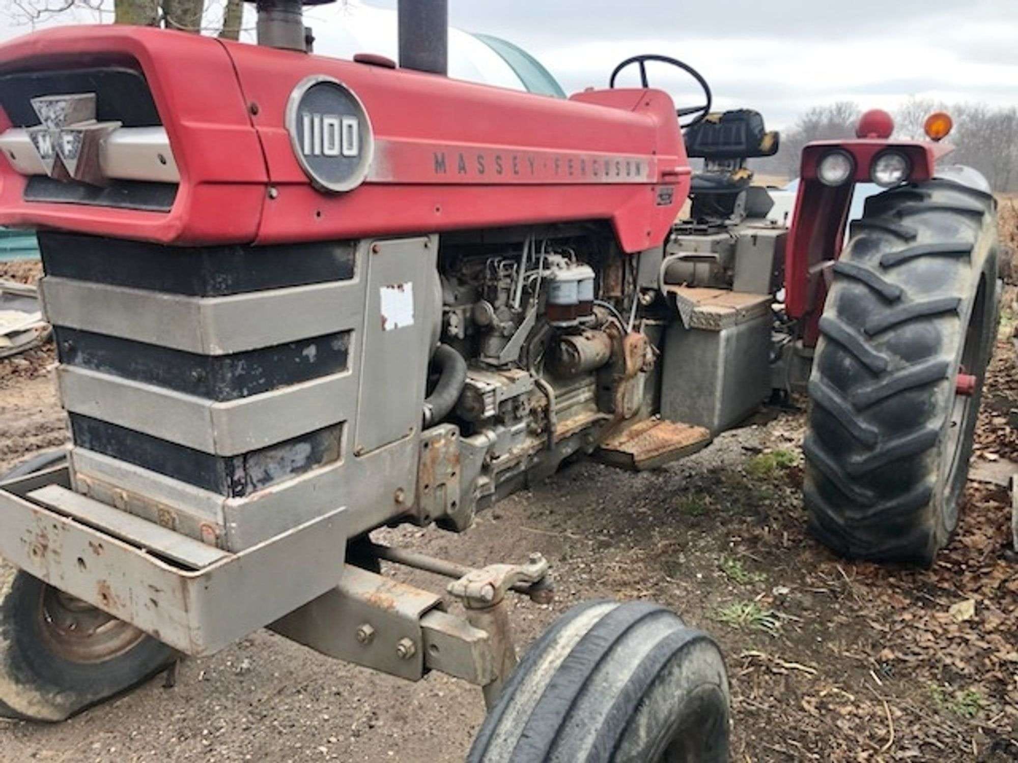 Massey Ferguson 1100 Equipment Image0