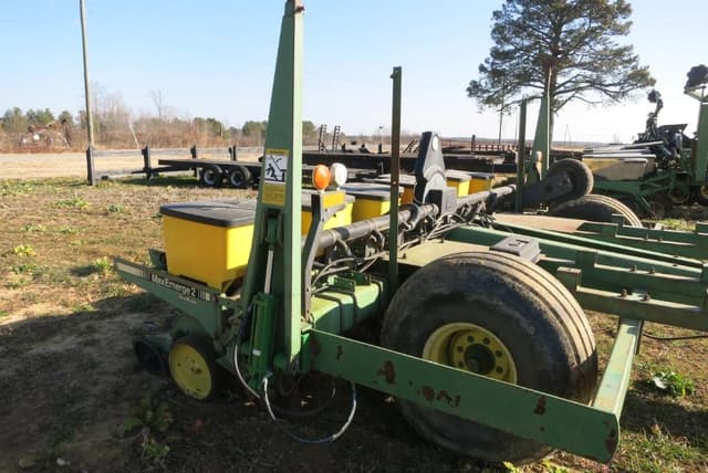 Image of John Deere 7240 equipment image 3