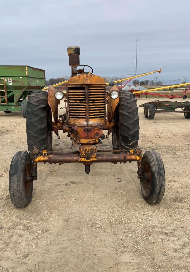 Image of Minneapolis-Moline UB equipment image 1