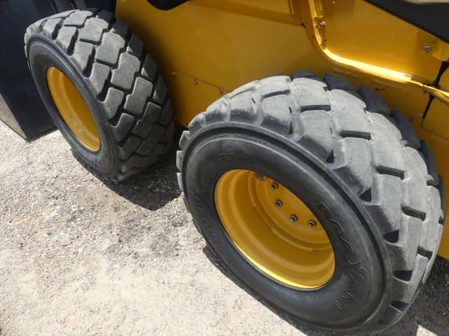 Image of John Deere 328D equipment image 4