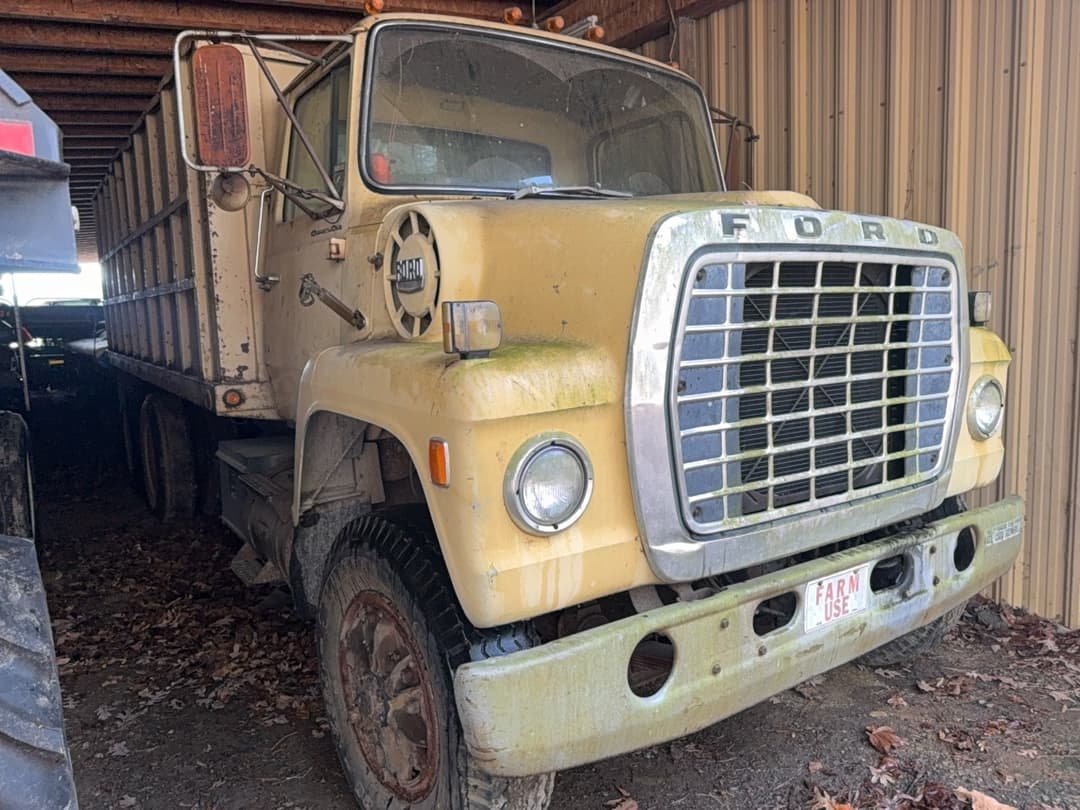 Image of Ford F-880 Primary image