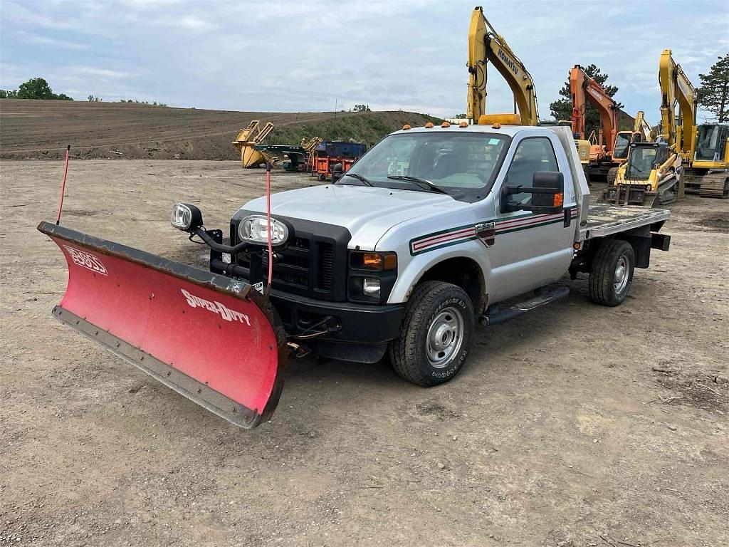 Image of Ford F-350 Primary image